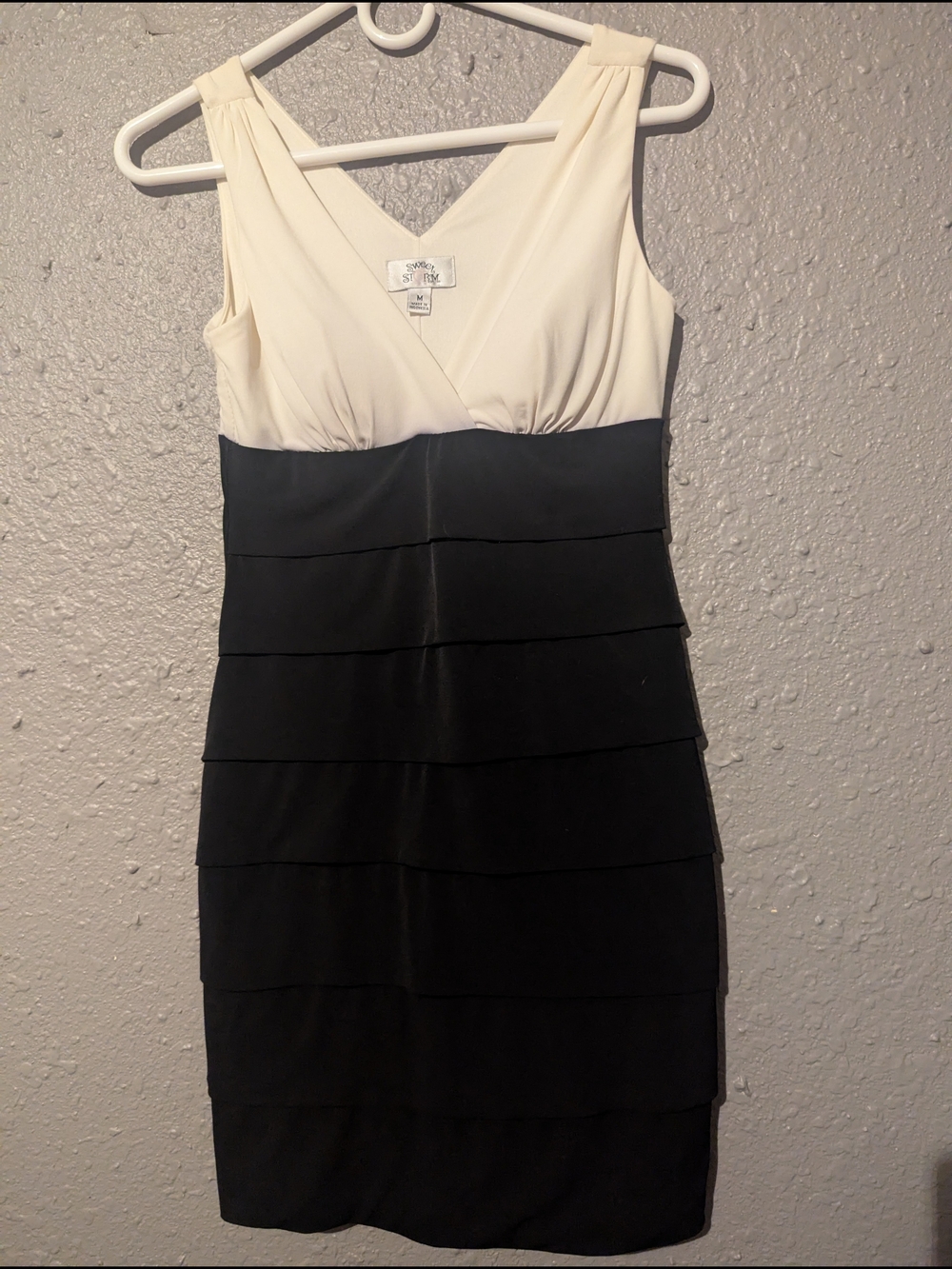M Two-Tone Cream and Black Tiered Sheath Dress